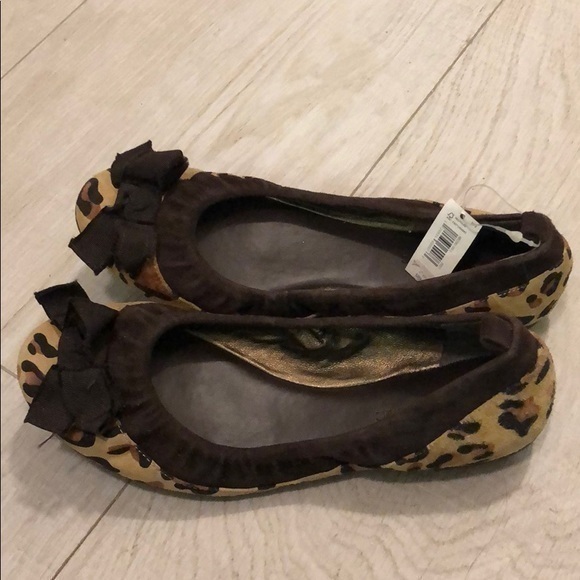 Banana Republic Shoes - Banana Republic - Leopard print flats - Size 7 - New